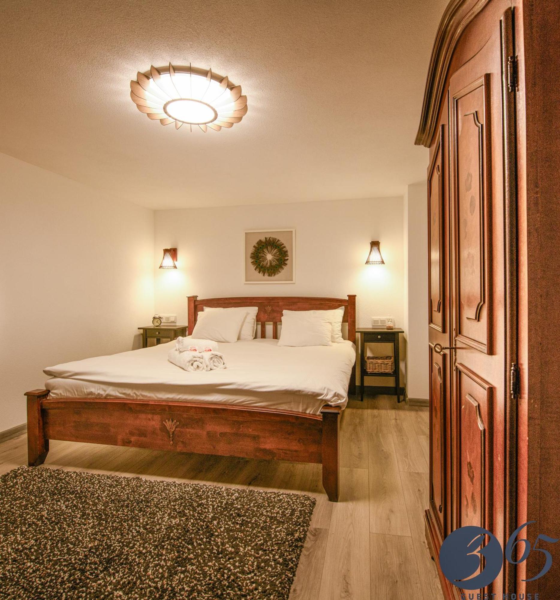 365 Guest House Hunedoara Buitenkant foto