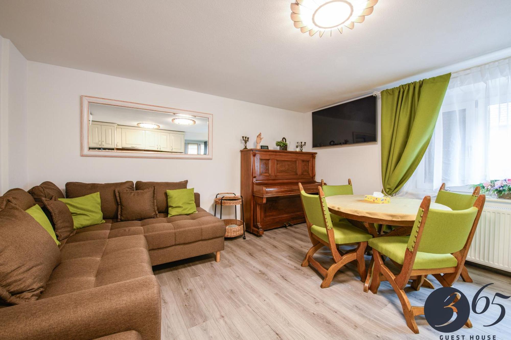 365 Guest House Hunedoara Buitenkant foto
