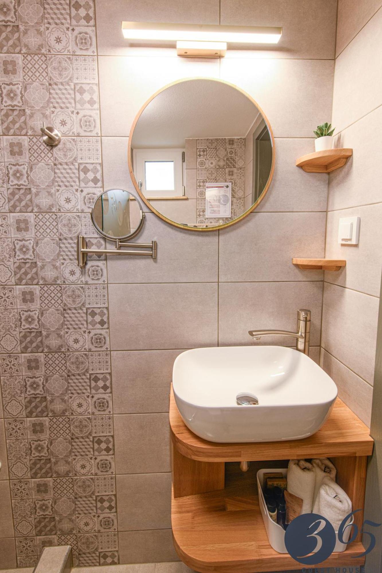 365 Guest House Hunedoara Buitenkant foto